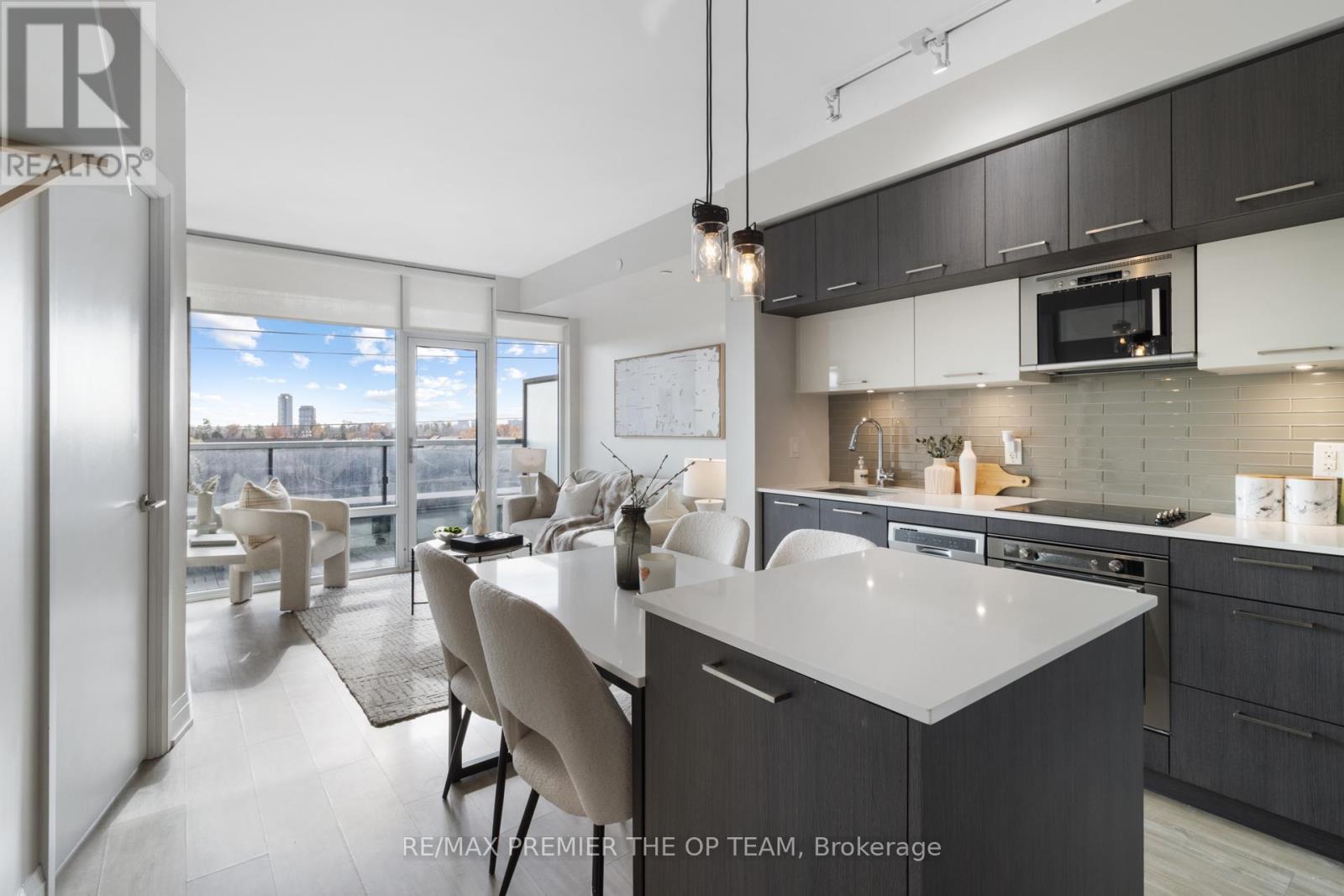 508 - 4800 Highway 7 W, Vaughan, ON - Indoor Photo Showing Kitchen With Upgraded Kitchen