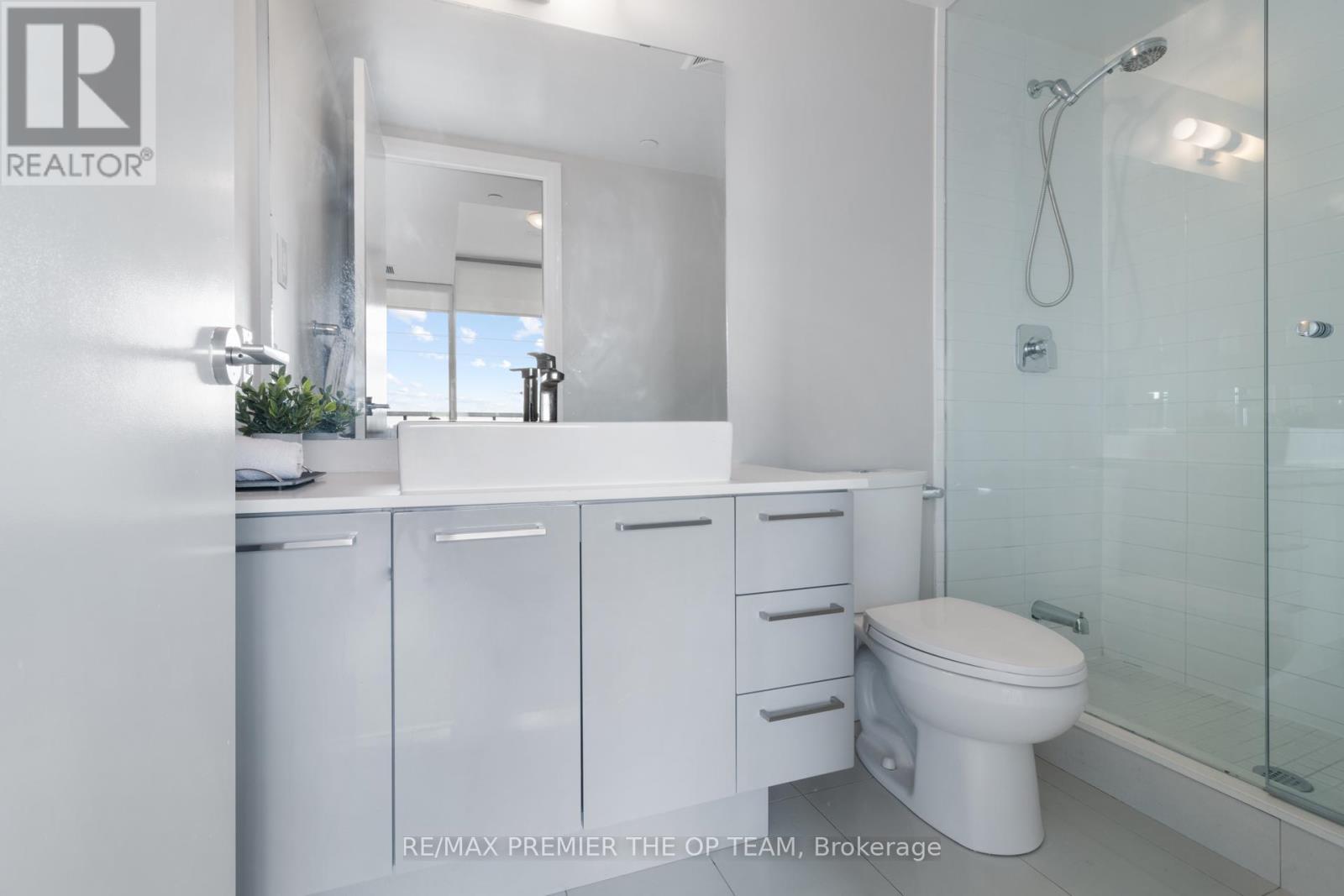 508 - 4800 Highway 7 W, Vaughan, ON - Indoor Photo Showing Bathroom