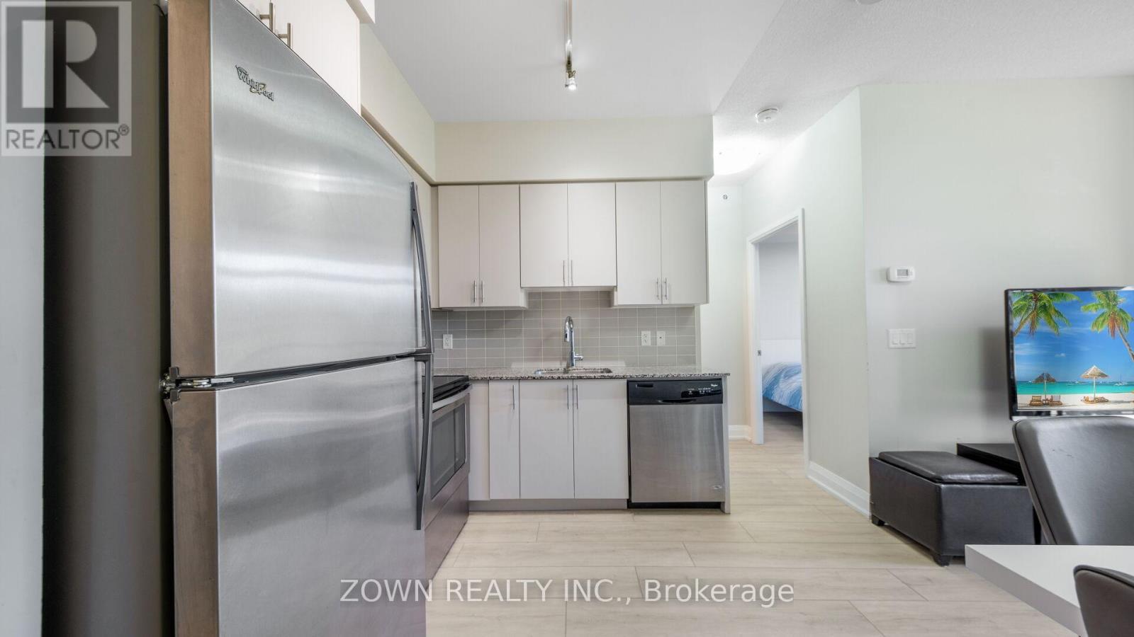 201 - 85 North Park Road, Vaughan, ON - Indoor Photo Showing Kitchen With Stainless Steel Kitchen