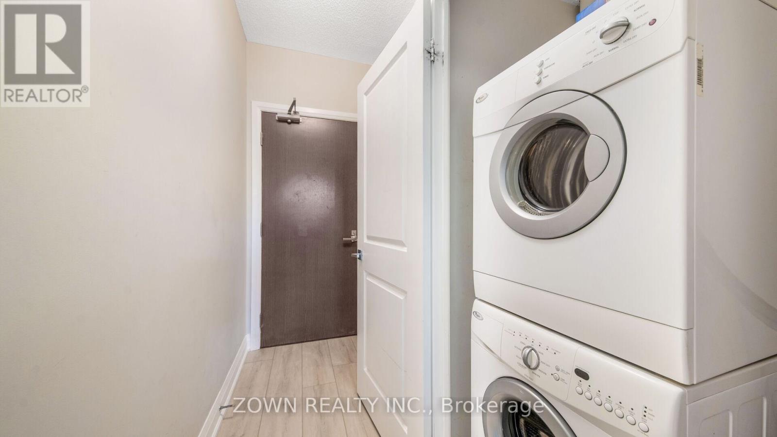 201 - 85 North Park Road, Vaughan, ON - Indoor Photo Showing Laundry Room