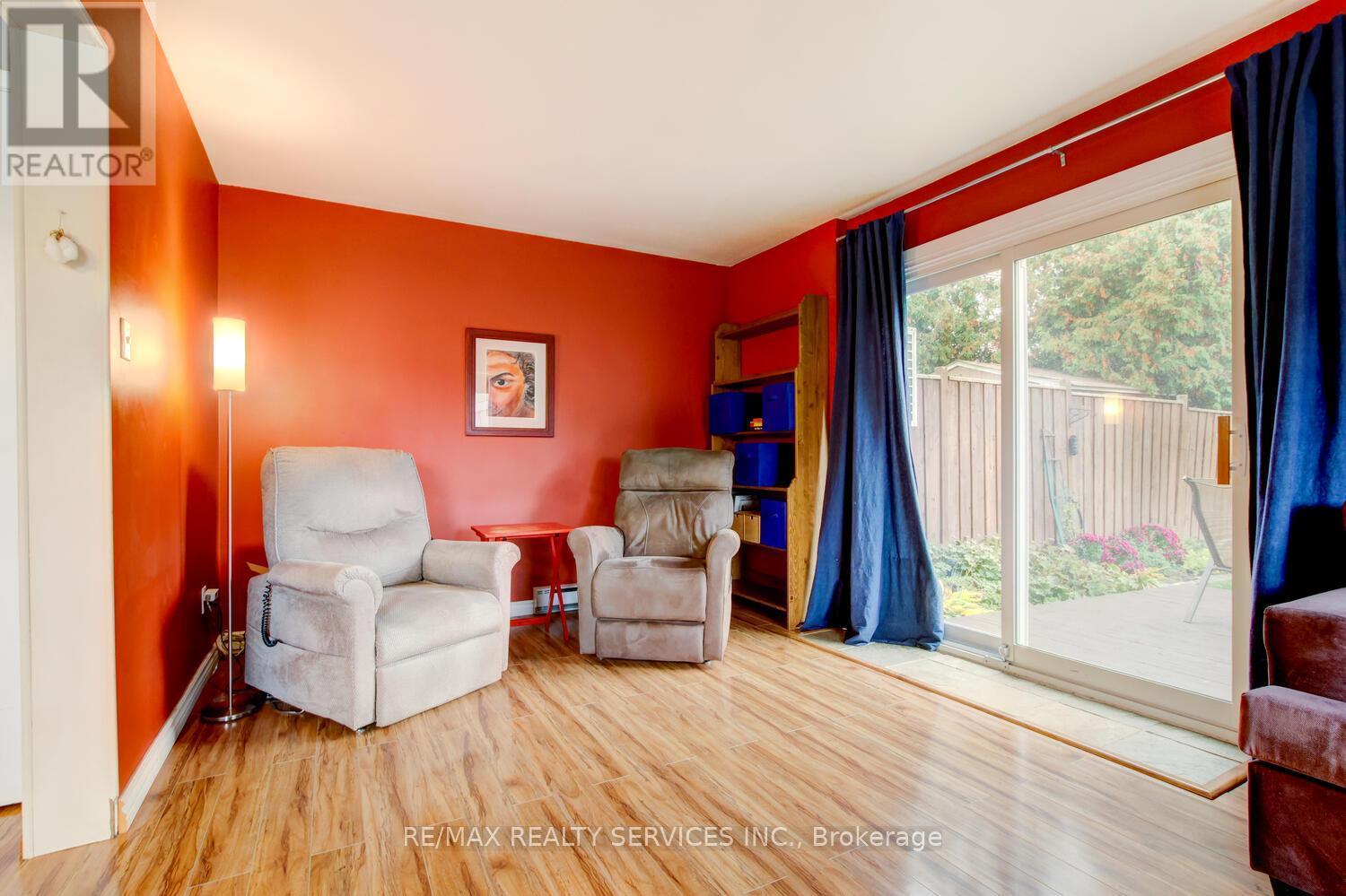 7 Hamlet Court, Brampton, ON - Indoor