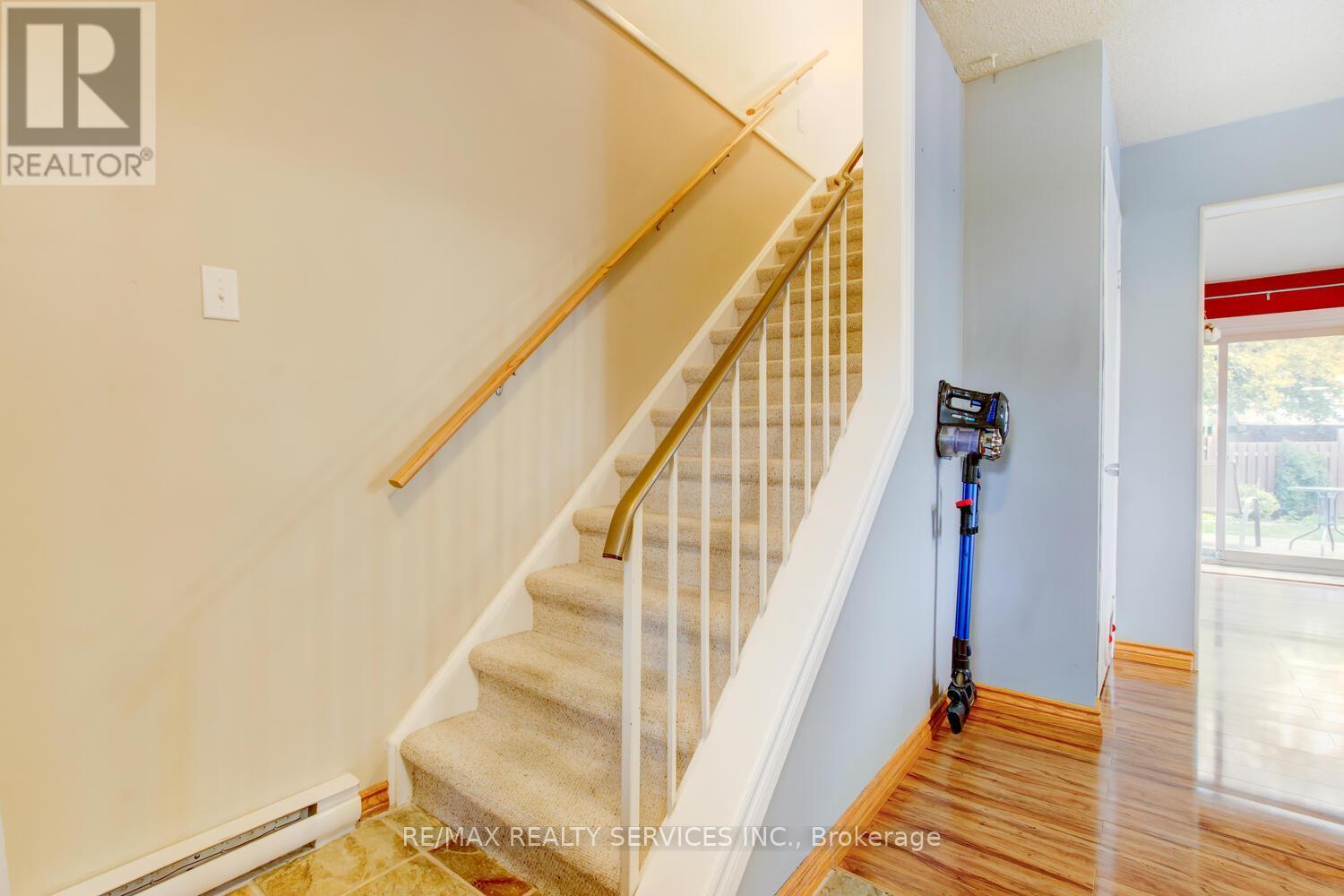 7 Hamlet Court, Brampton, ON - Indoor Photo Showing Other Room