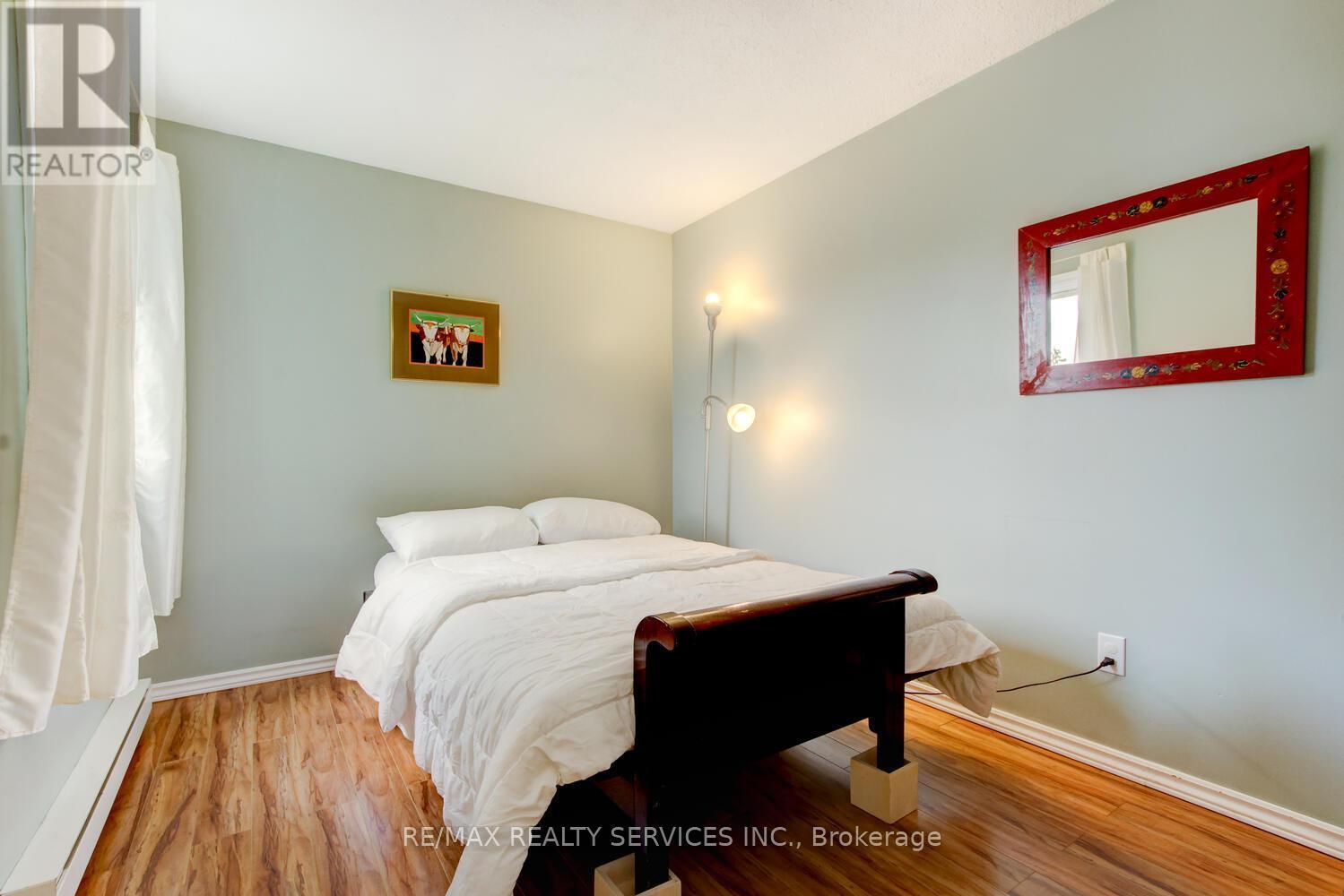 7 Hamlet Court, Brampton, ON - Indoor Photo Showing Bedroom