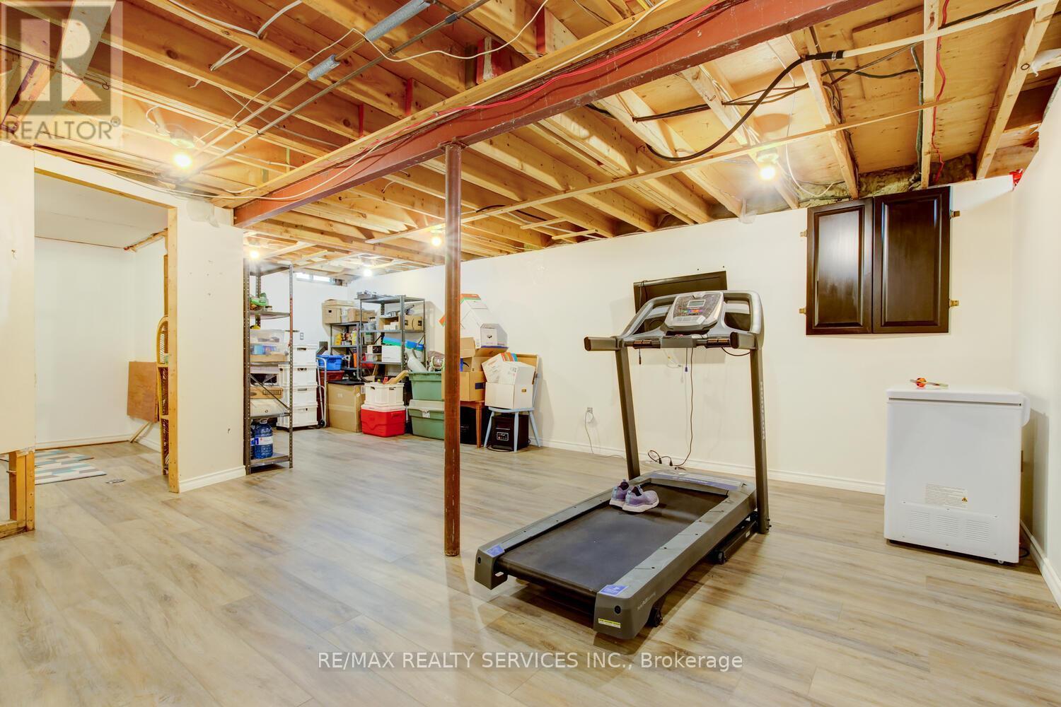 7 Hamlet Court, Brampton, ON - Indoor Photo Showing Other Room