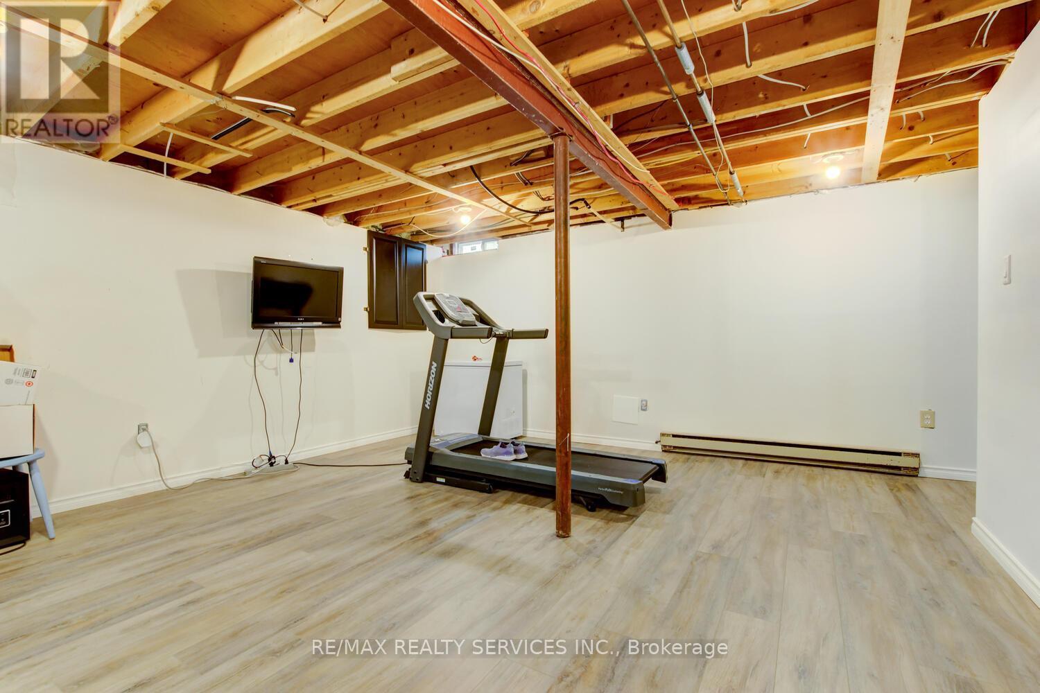 7 Hamlet Court, Brampton, ON - Indoor Photo Showing Other Room