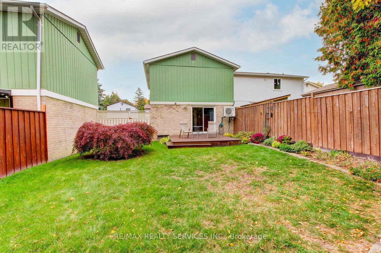 7 Hamlet Court, Brampton, ON - Outdoor With Deck Patio Veranda With Exterior