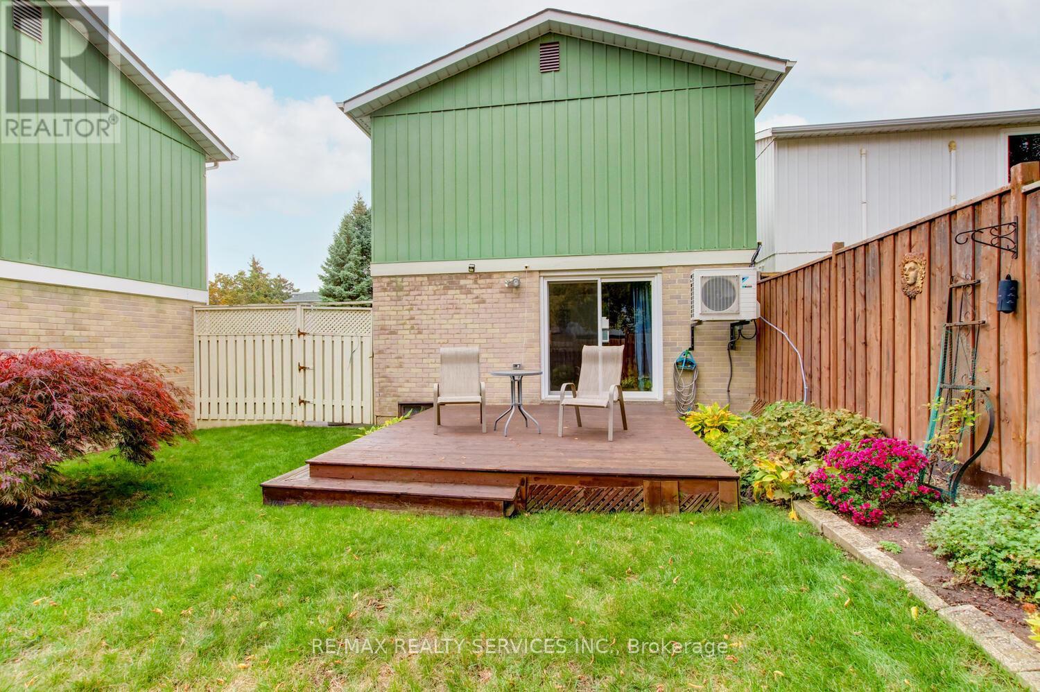 7 Hamlet Court, Brampton, ON - Outdoor With Deck Patio Veranda With Exterior