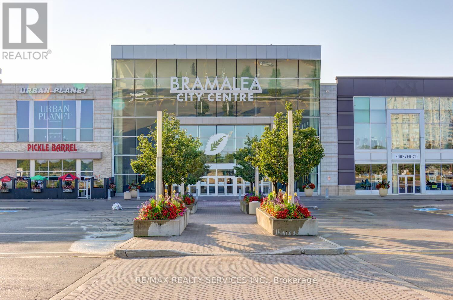 7 Hamlet Court, Brampton, ON - Outdoor