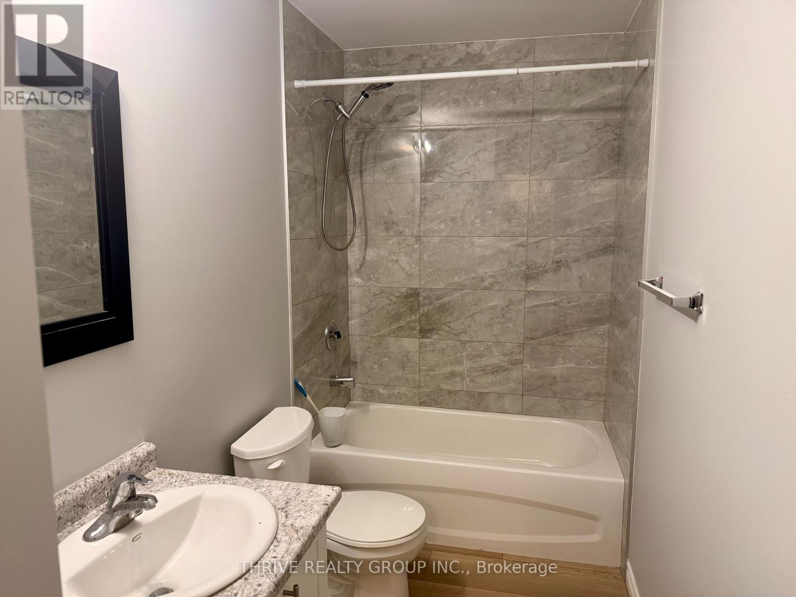 127 Toulon Crescent, London East (East I), ON - Indoor Photo Showing Bathroom