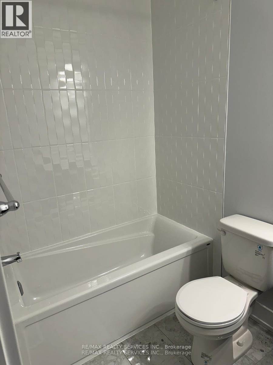 724 Rouncey Road, Ottawa, ON - Indoor Photo Showing Bathroom