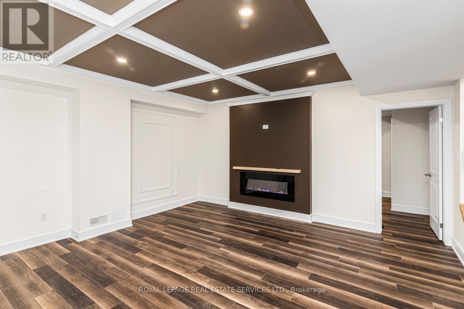 Bsmt - 166 Concession Street, Hamilton, ON - Indoor Photo Showing Other Room With Fireplace