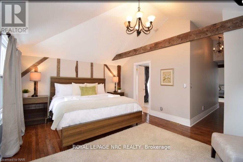 Front - 79 Johnson Street, Niagara-On-The-Lake (Town), ON - Indoor Photo Showing Bedroom