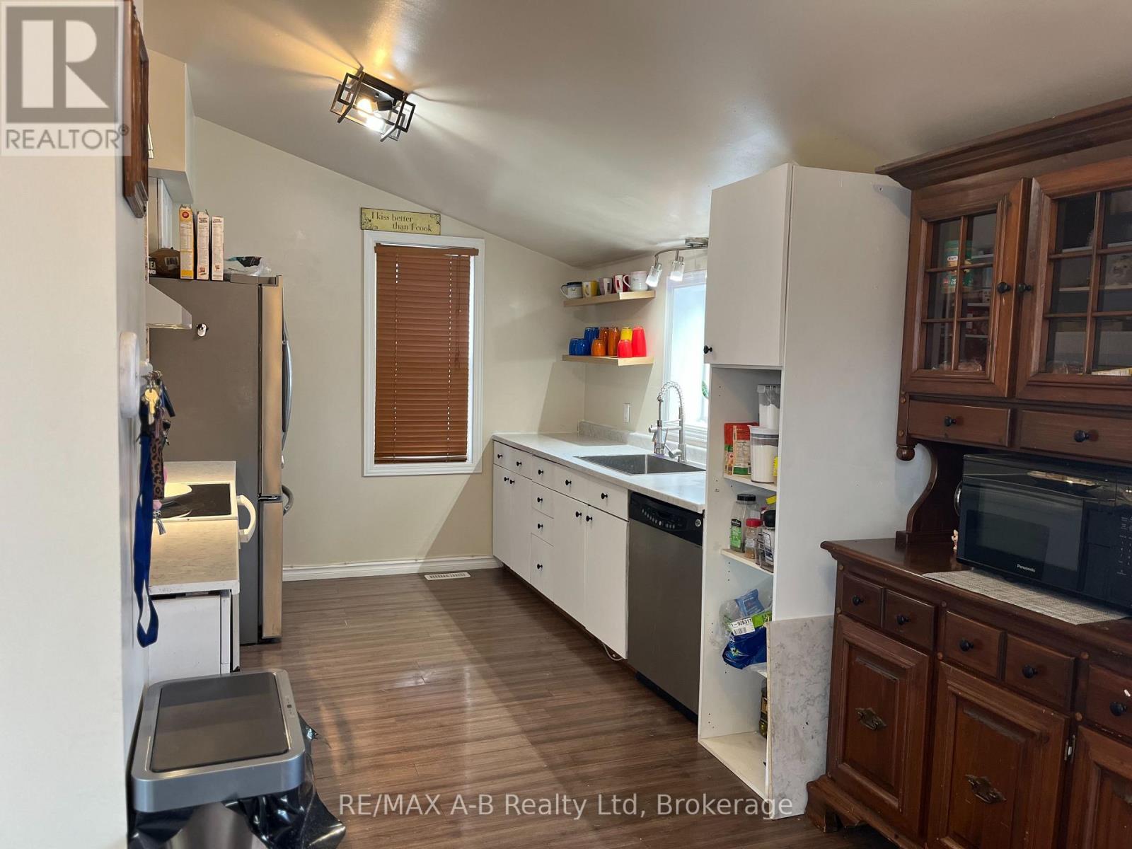 195936 19Th Line, Zorra (Kintore), ON - Indoor Photo Showing Kitchen