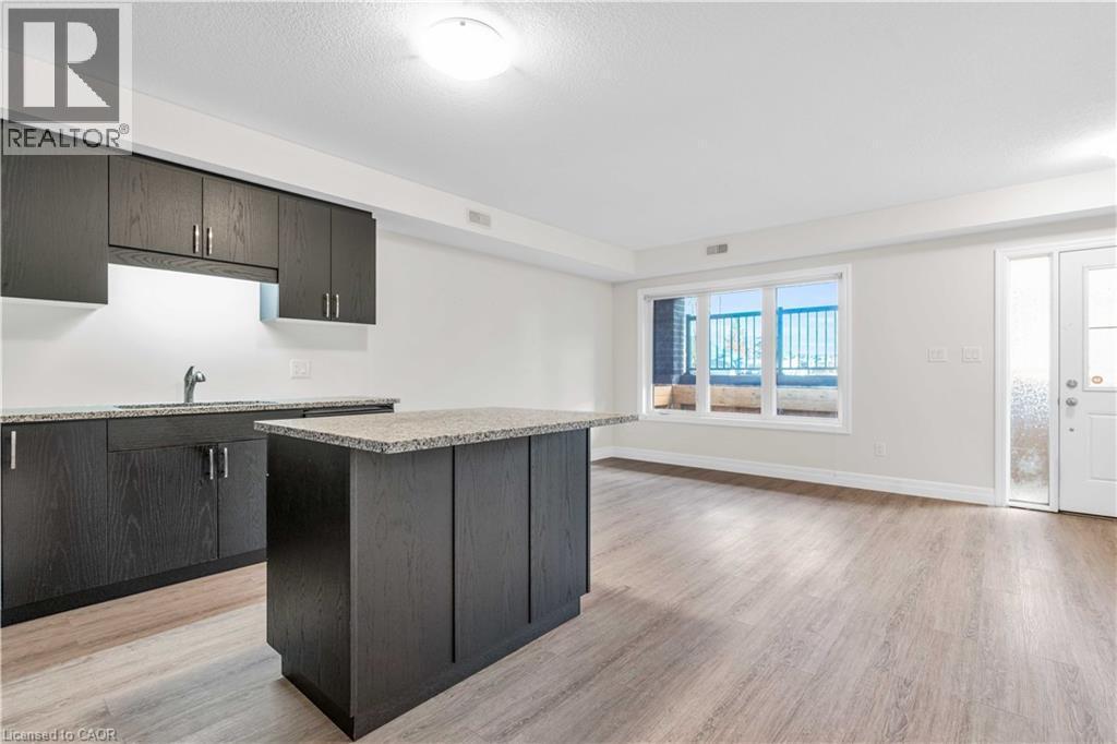 168 Rochefort Street Unit# F, Kitchener, ON - Indoor Photo Showing Kitchen