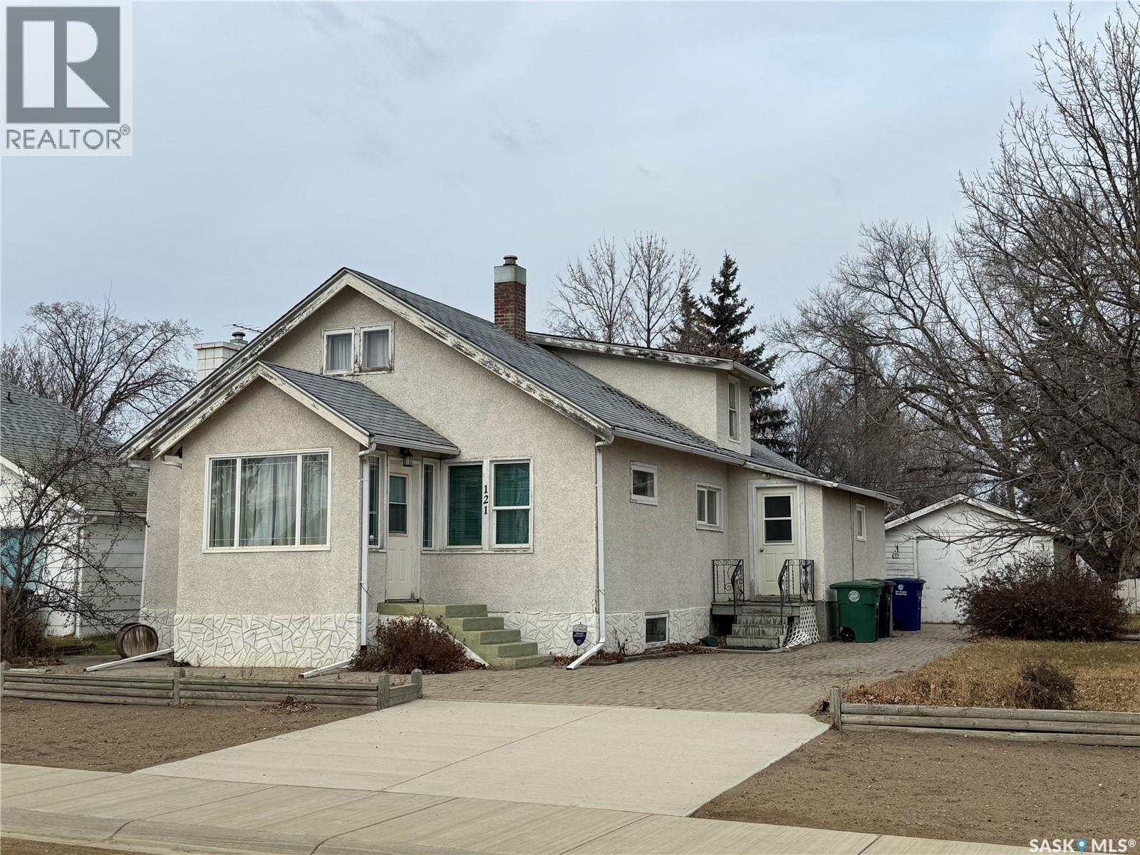 121 2Nd Avenue W, Biggar, SK - Outdoor