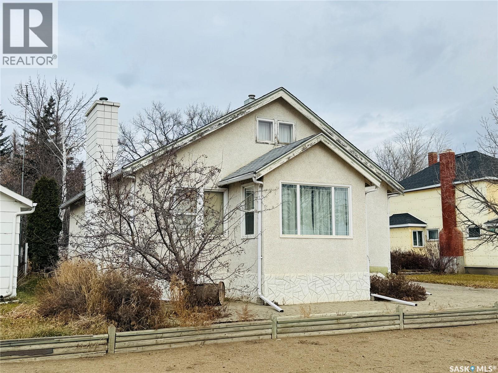 121 2Nd Avenue W, Biggar, SK - Outdoor