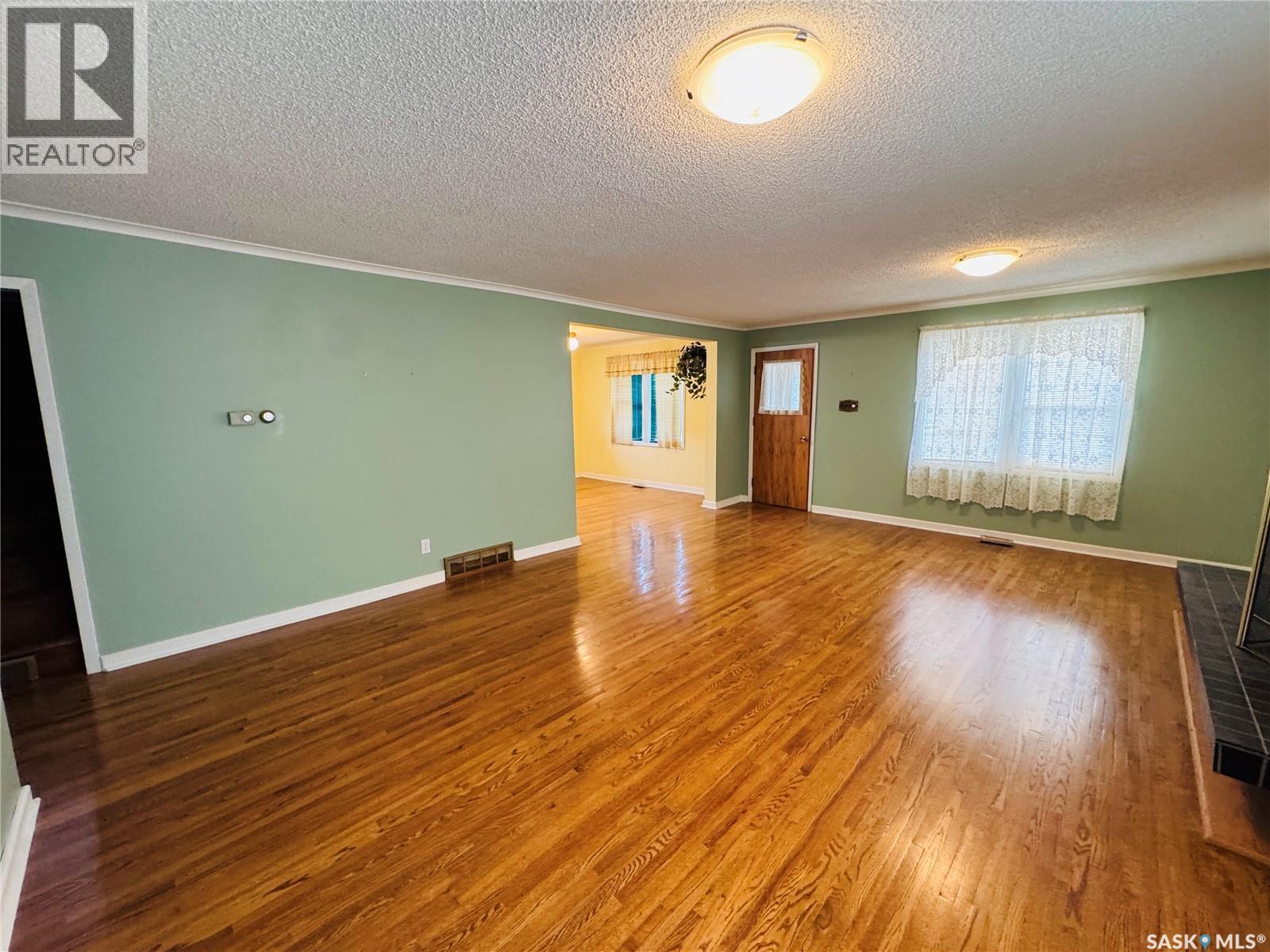 121 2Nd Avenue W, Biggar, SK - Indoor Photo Showing Other Room