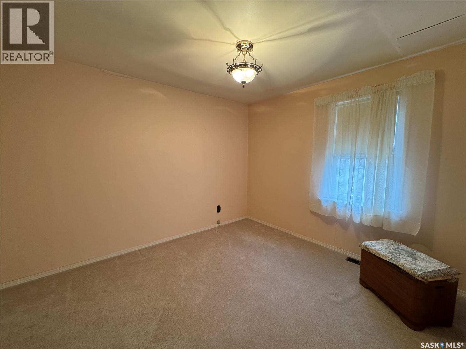 121 2Nd Avenue W, Biggar, SK - Indoor Photo Showing Other Room