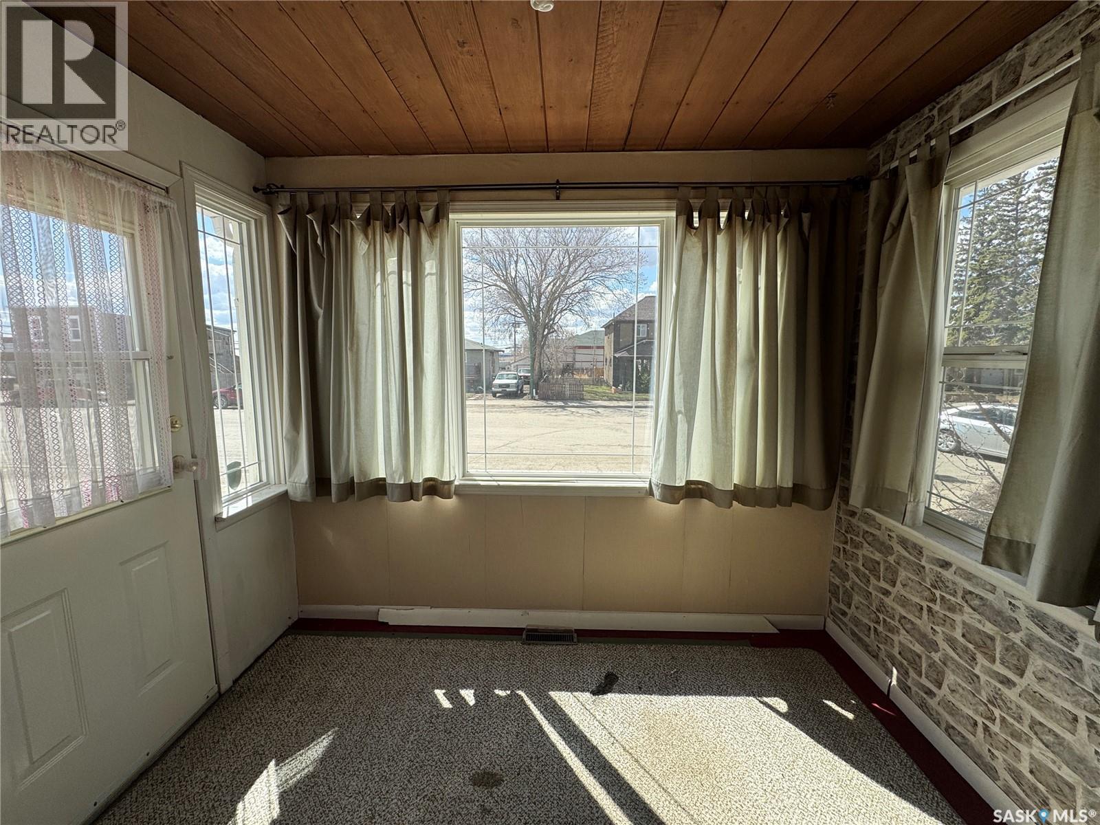 121 2Nd Avenue W, Biggar, SK - Indoor Photo Showing Other Room