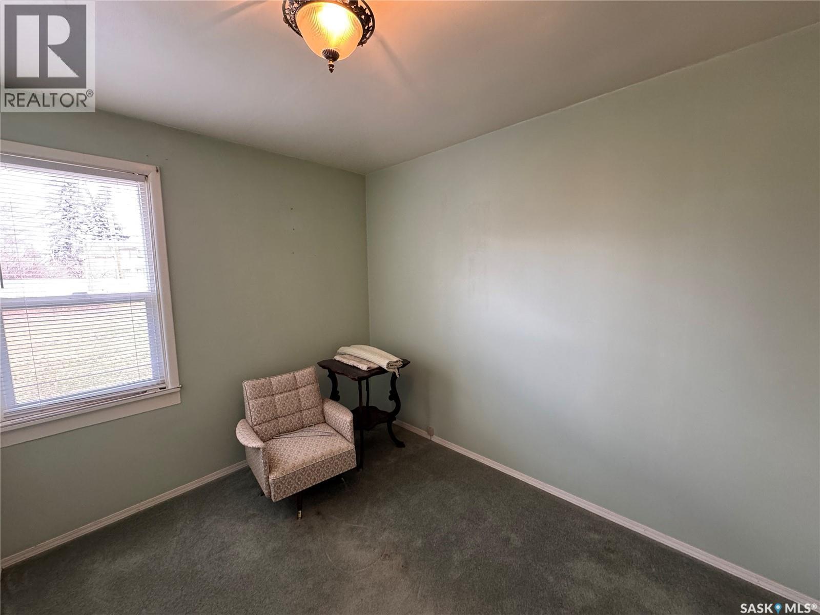 121 2Nd Avenue W, Biggar, SK - Indoor