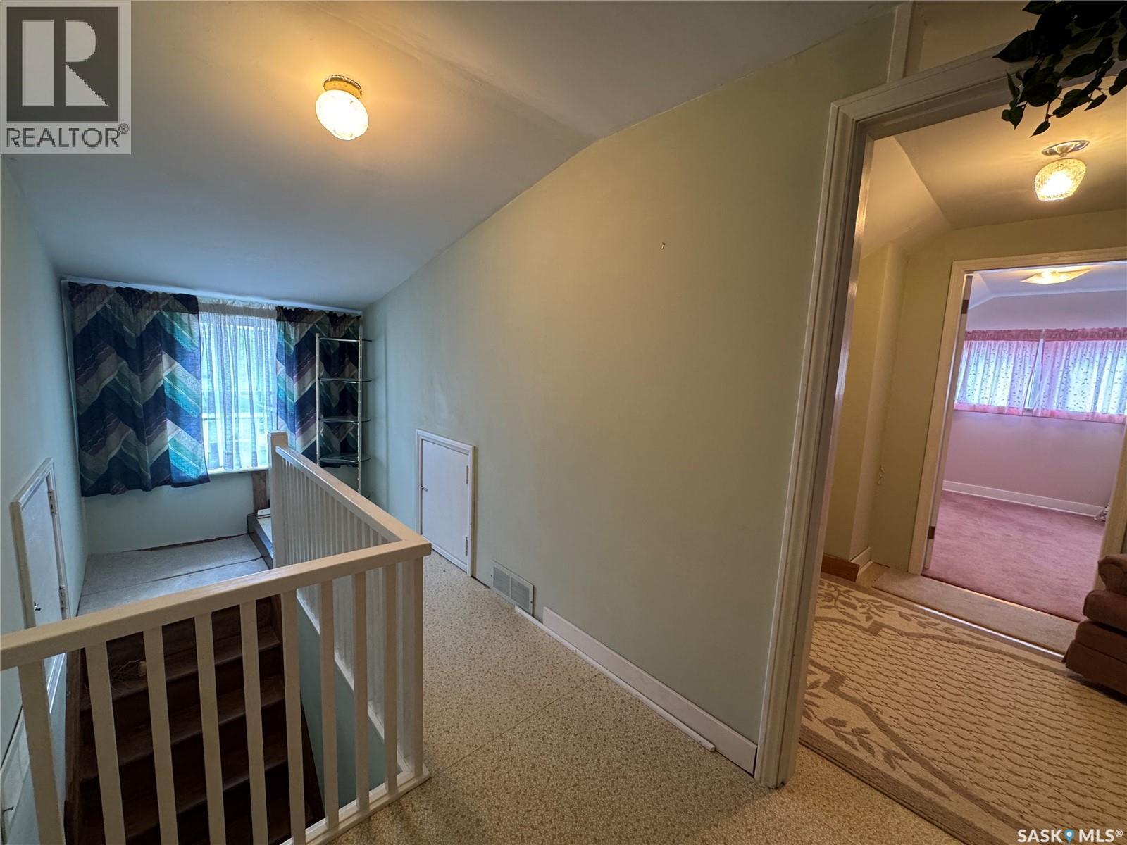 121 2Nd Avenue W, Biggar, SK - Indoor