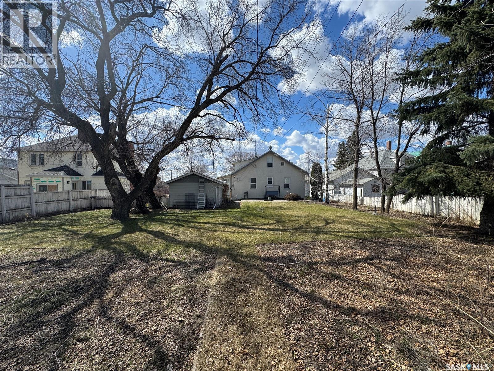 121 2Nd Avenue W, Biggar, SK - Outdoor