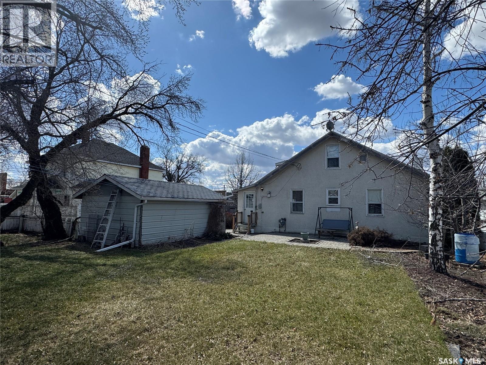 121 2Nd Avenue W, Biggar, SK - Outdoor