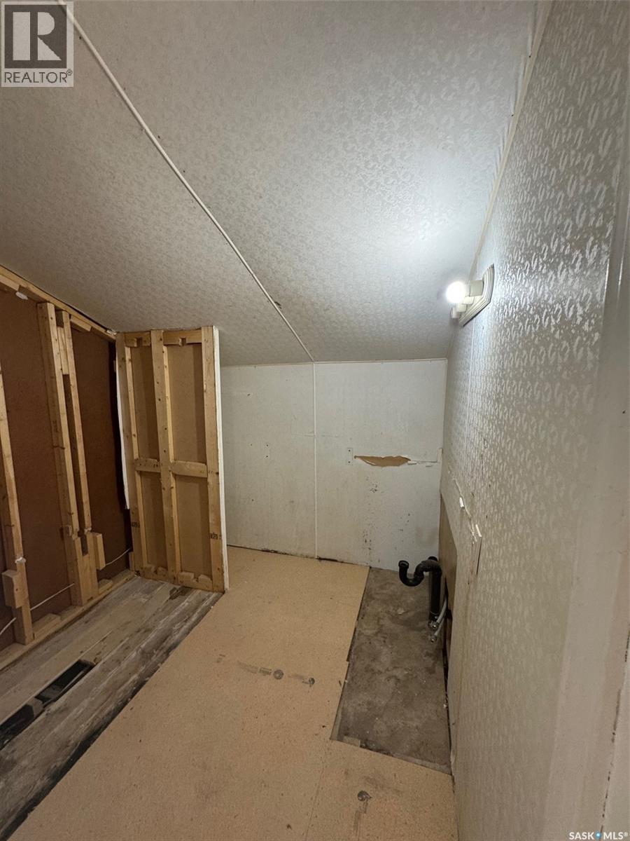 1491 101St Street, North Battleford, SK - Indoor