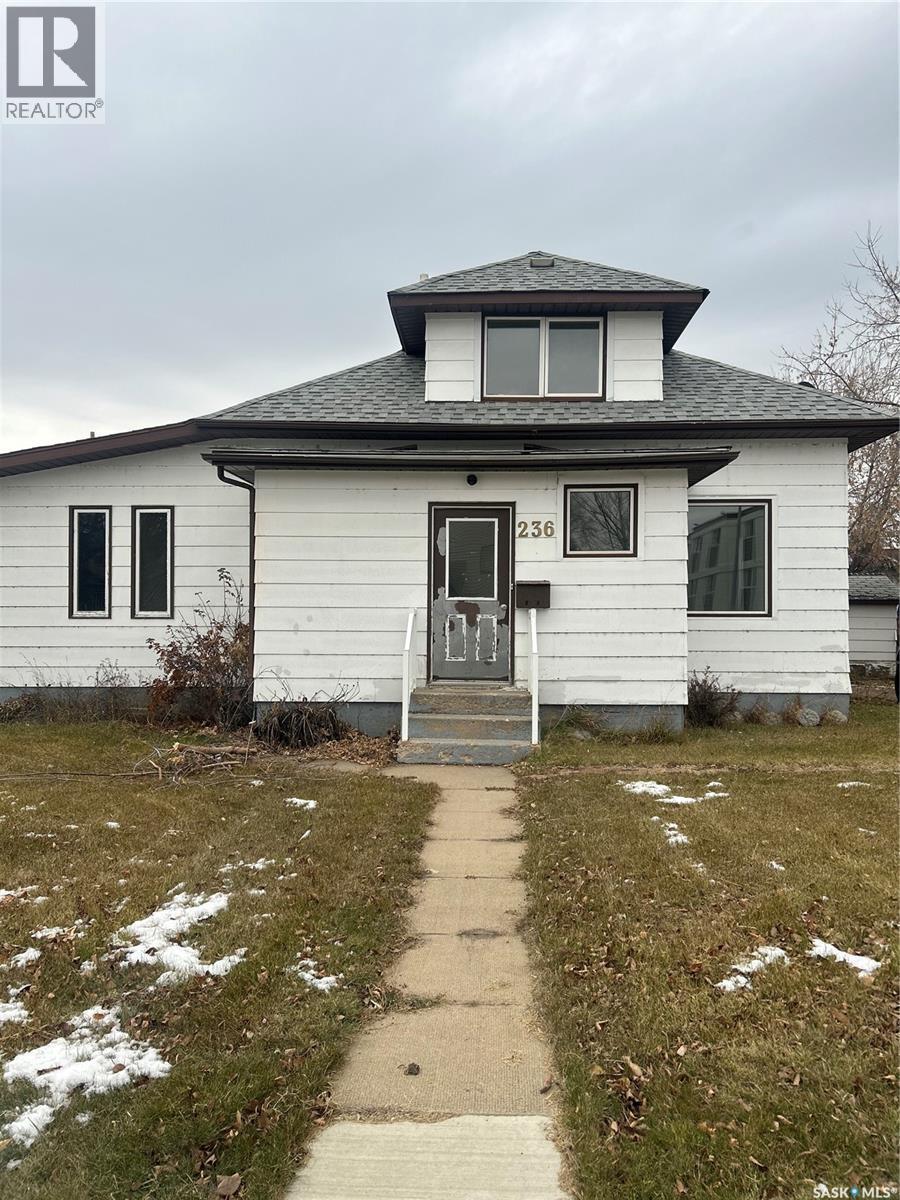 236 12Th Street E, Prince Albert, SK - Outdoor
