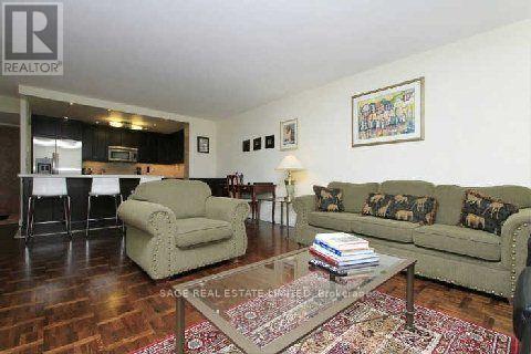 1105 - 71 Charles Street E, Toronto, ON - Indoor Photo Showing Living Room