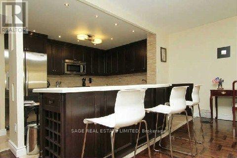 1105 - 71 Charles Street E, Toronto, ON - Indoor Photo Showing Kitchen