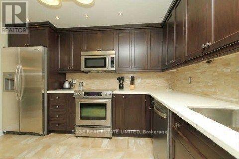 1105 - 71 Charles Street E, Toronto, ON - Indoor Photo Showing Kitchen