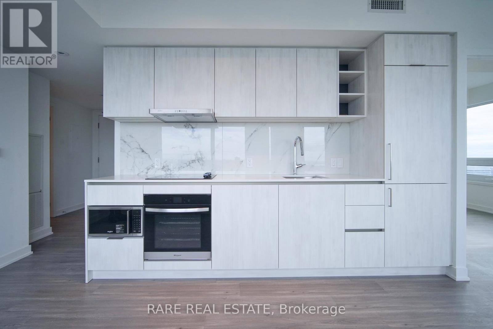 5511 - 8 Wellesley Street W, Toronto, ON - Indoor