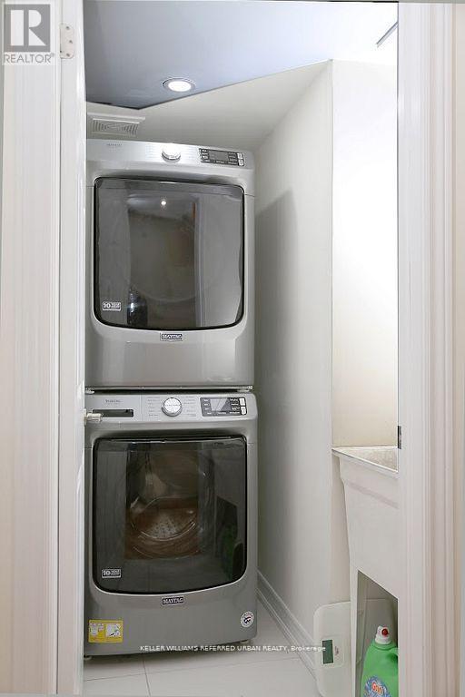 1924 Donald Cousens Parkway, Markham, ON - Indoor Photo Showing Laundry Room