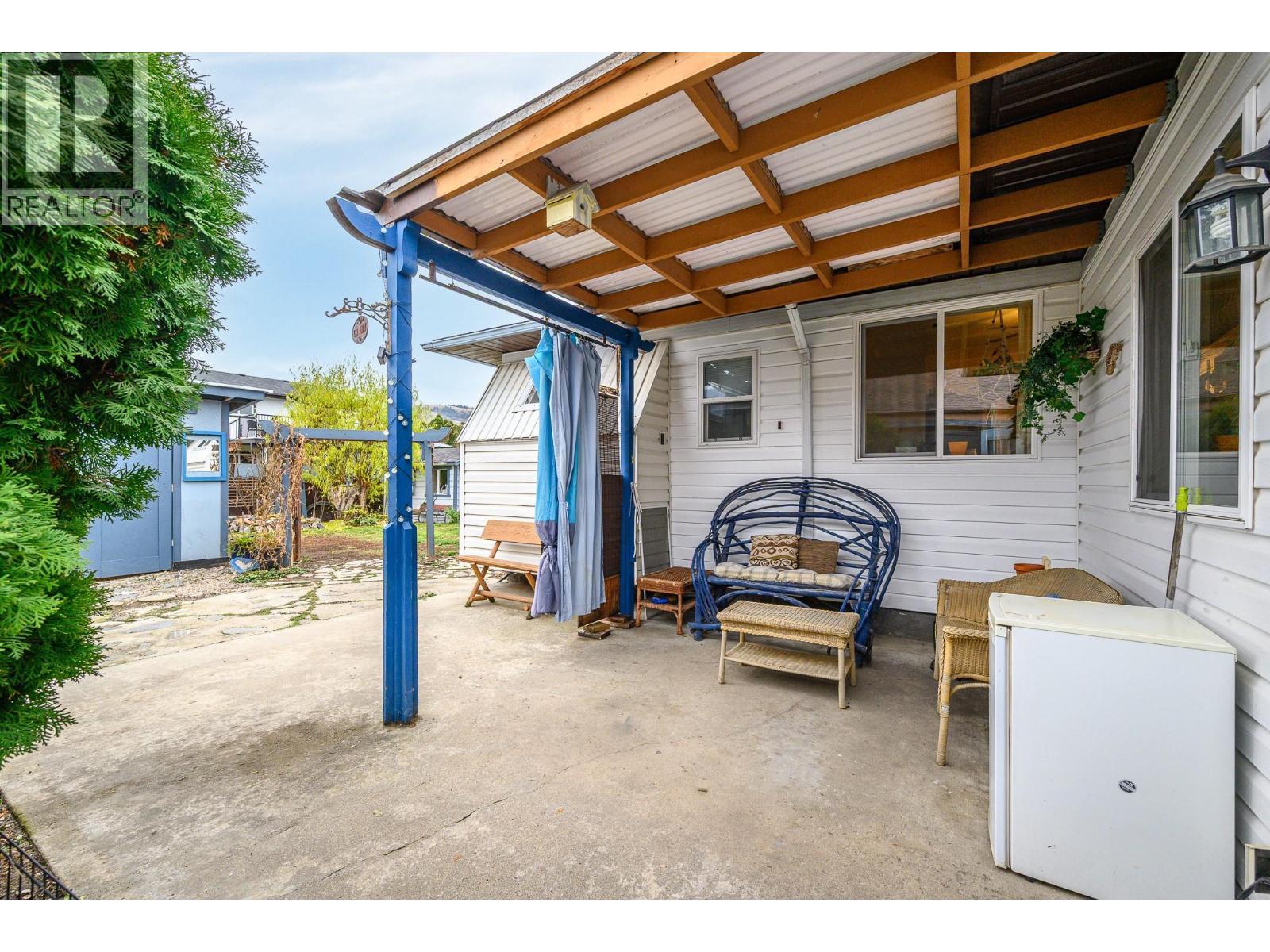 5513 Willow Drive, Vernon, BC - Outdoor With Exterior