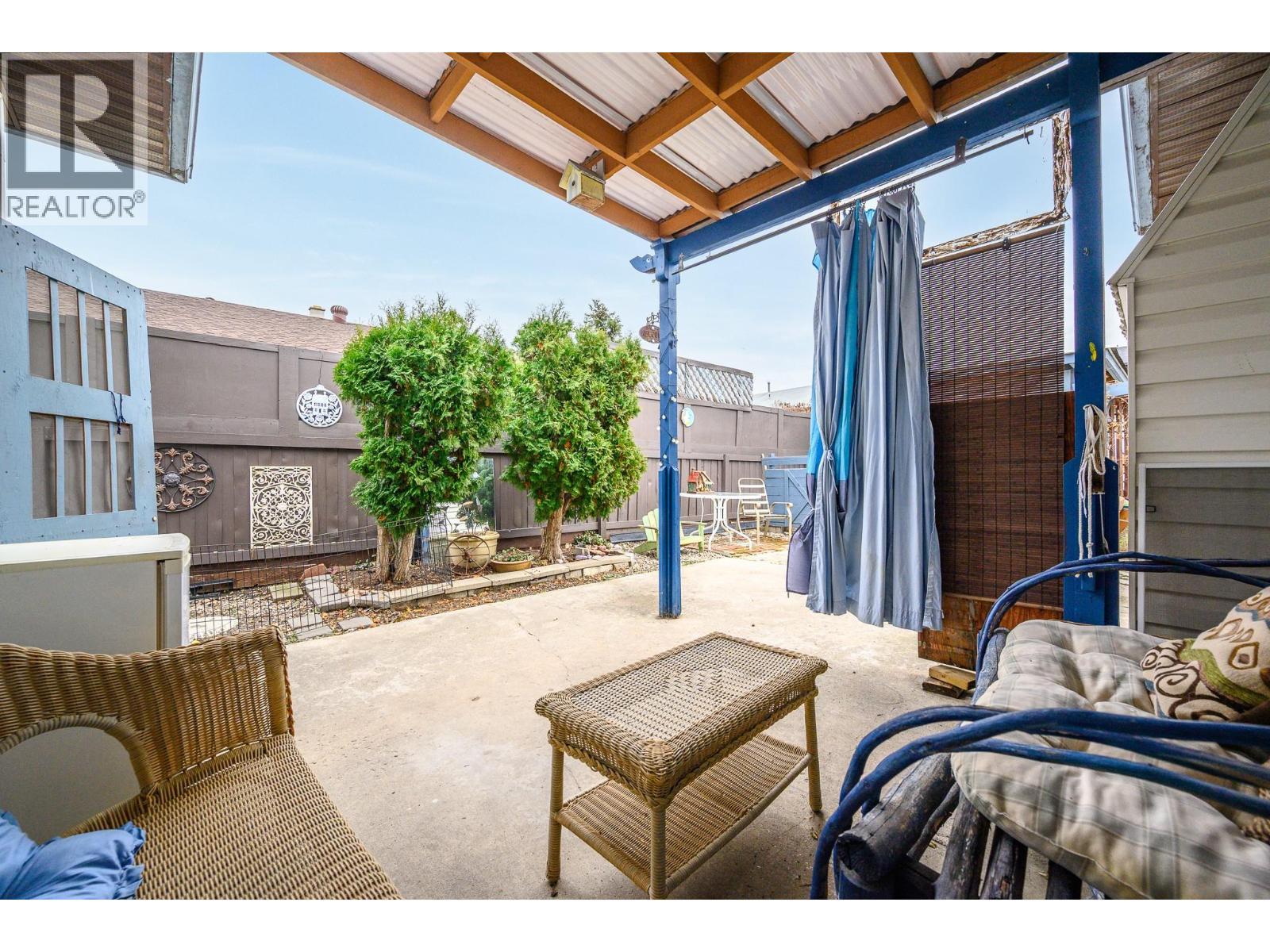 5513 Willow Drive, Vernon, BC - Outdoor With Exterior