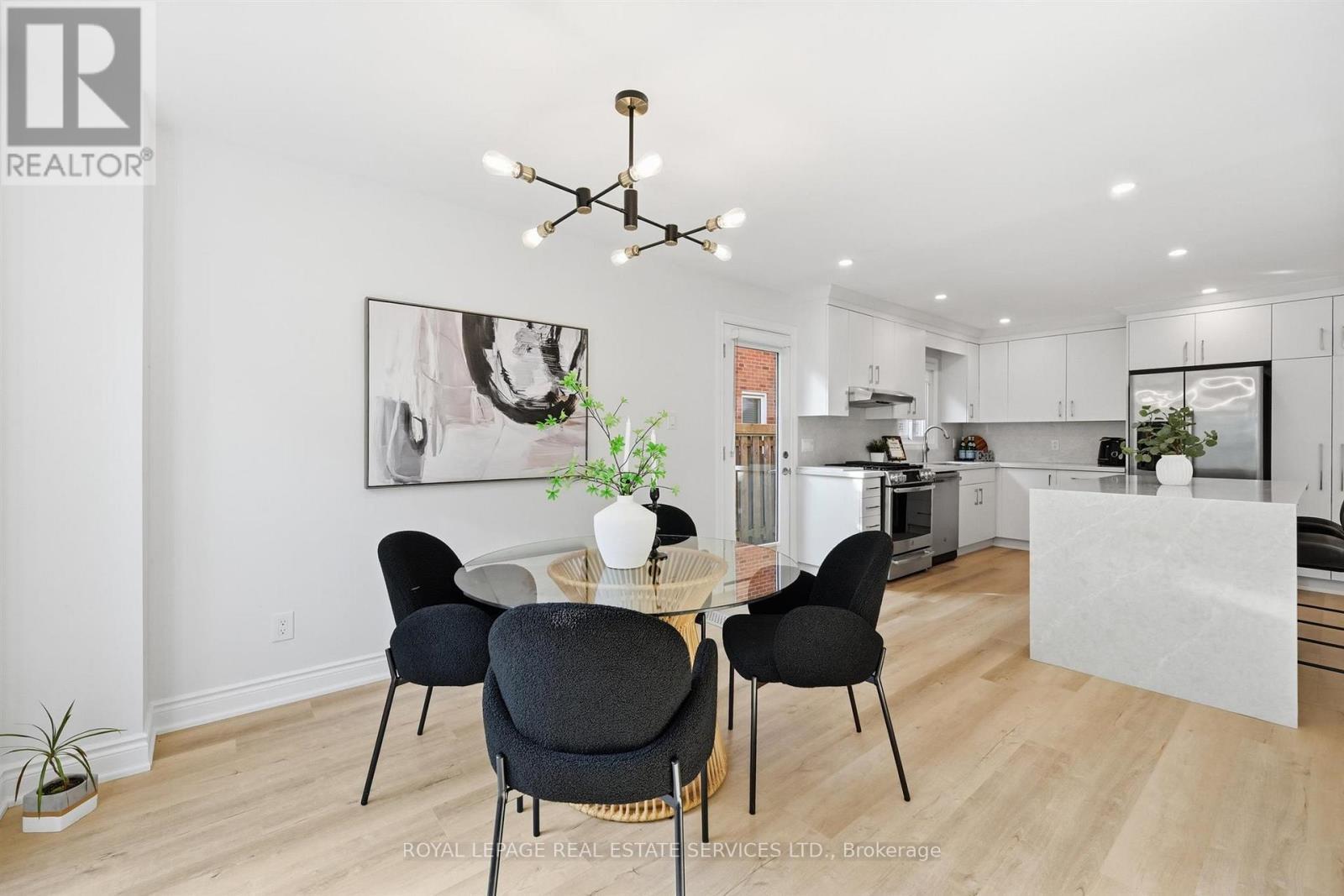 Dining Area w/Walkout to Deck open to Kitchen - 426 Parkridge Crescent, Oakville, ON - Indoor Photo Showing Other Room