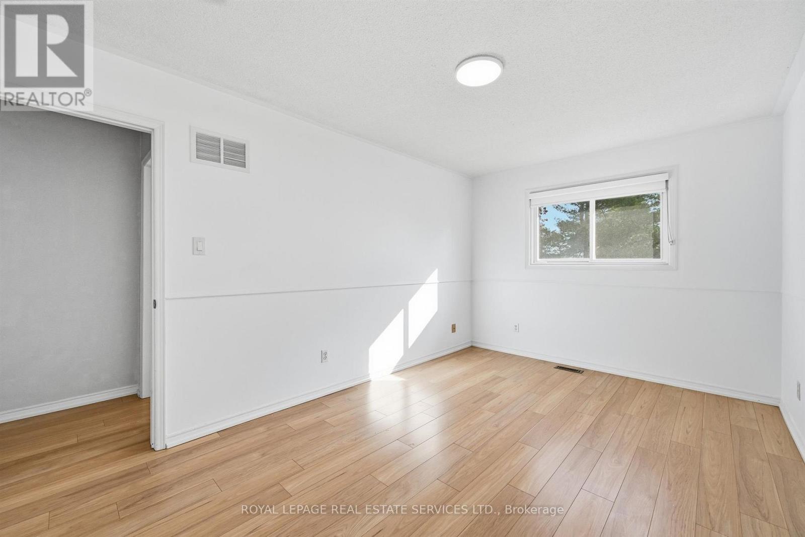 Third Bedroom with Durable Luxury Vinyl Flooring - 426 Parkridge Crescent, Oakville, ON - Indoor Photo Showing Other Room