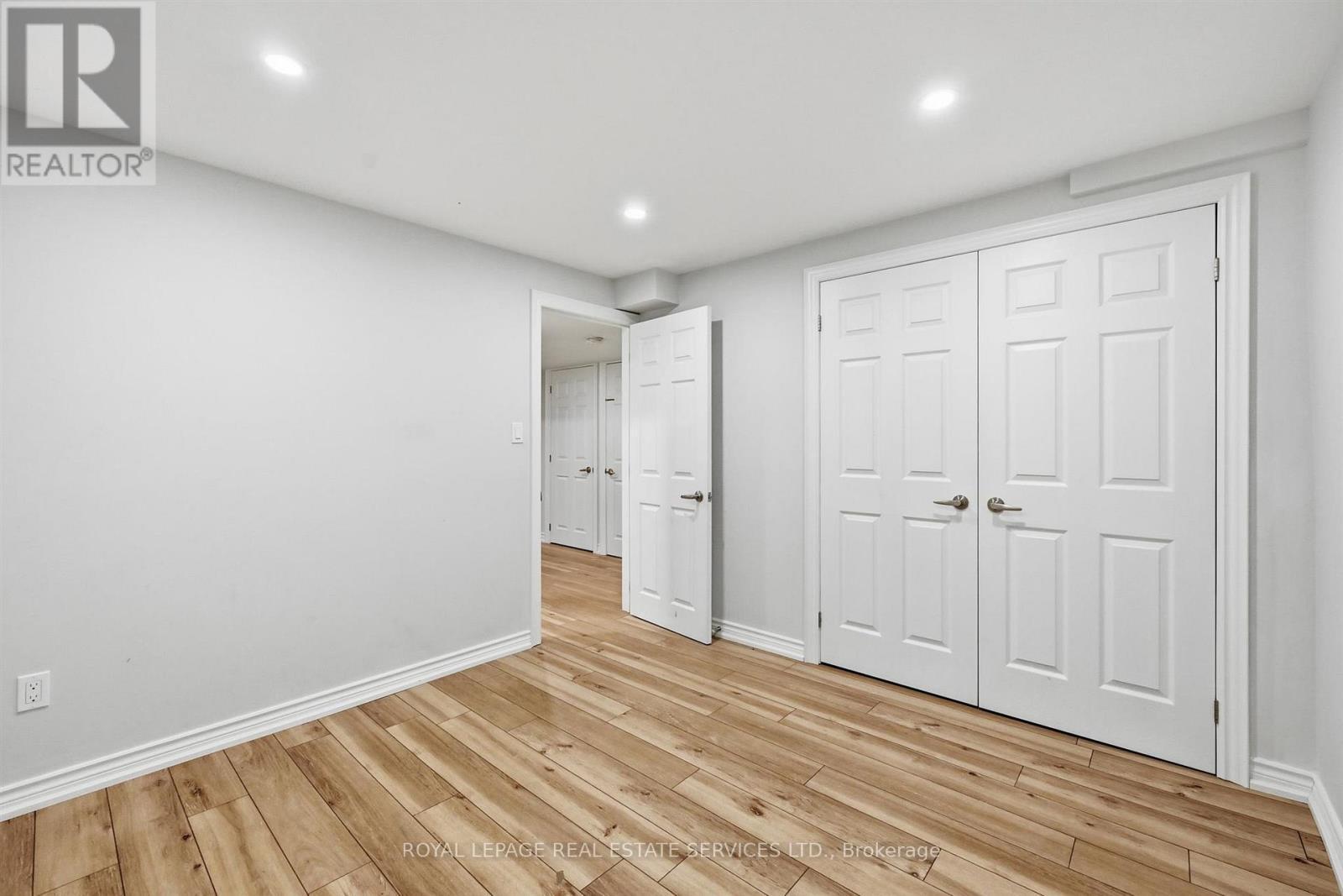 Fourth Bedroom with Luxury Vinyl Flooring - 426 Parkridge Crescent, Oakville, ON - Indoor Photo Showing Other Room
