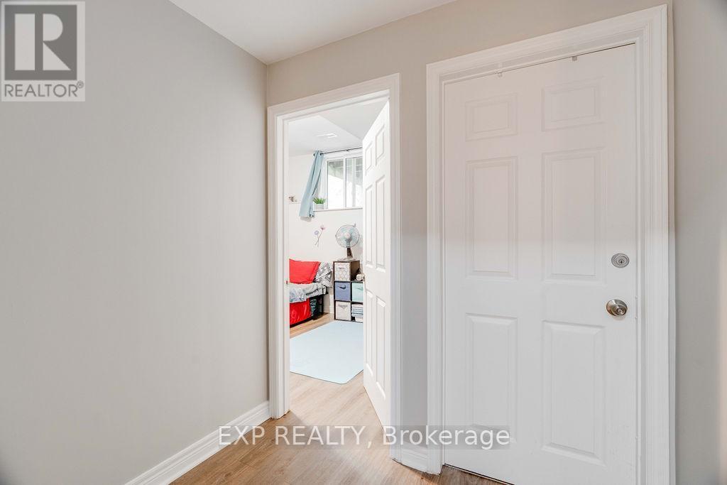 235 Fleming Drive, London East (East D), ON - Indoor Photo Showing Other Room