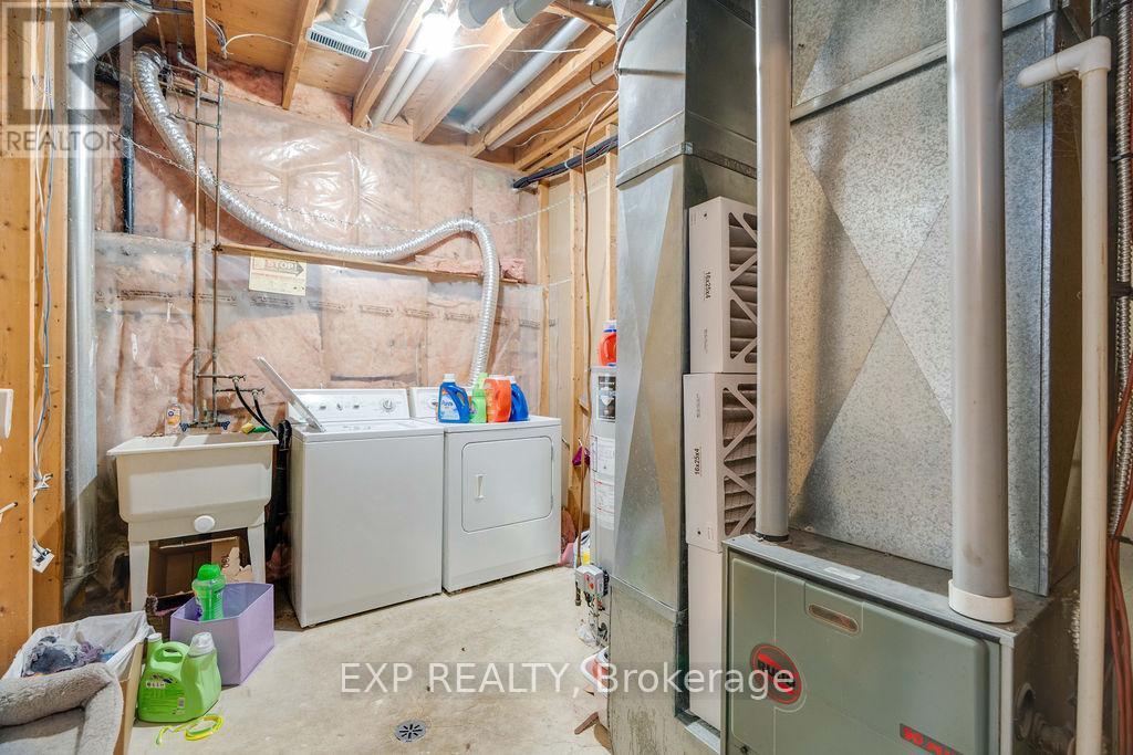 235 Fleming Drive, London East (East D), ON - Indoor Photo Showing Laundry Room