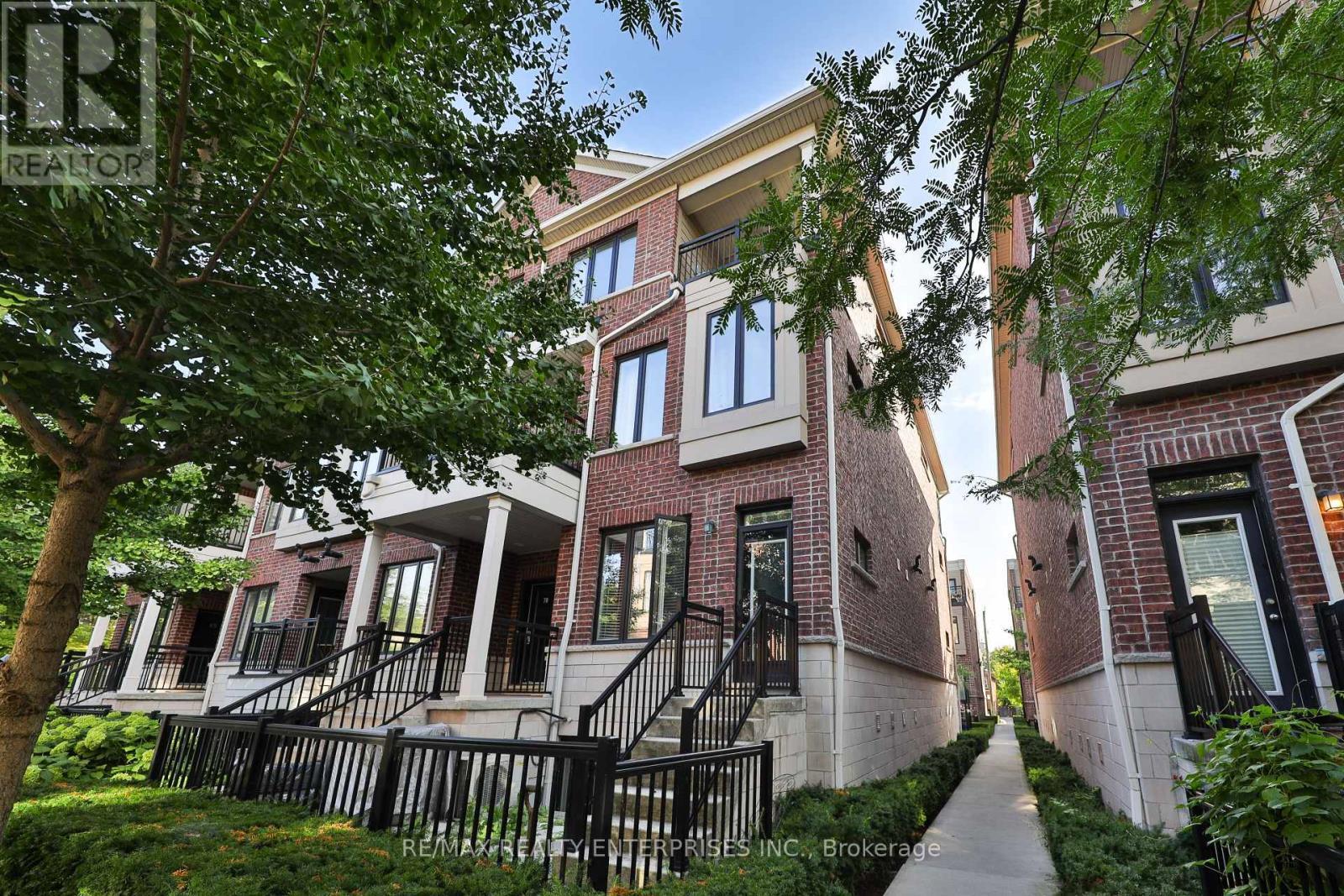 71 - 130 Twenty Fourth Street, Toronto, ON - Outdoor