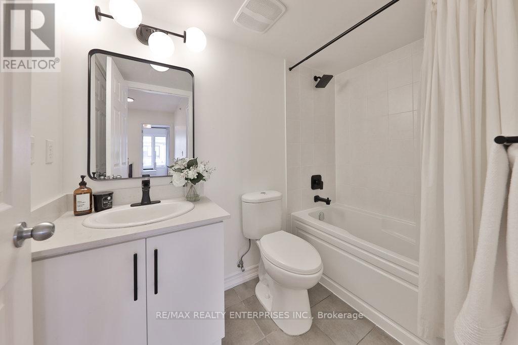 71 - 130 Twenty Fourth Street, Toronto, ON - Indoor Photo Showing Bathroom