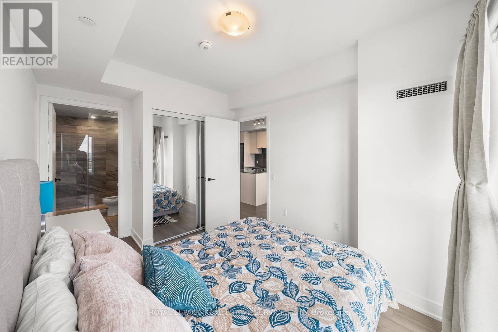 812 - 50 George Butchart Drive, Toronto, ON - Indoor Photo Showing Bedroom