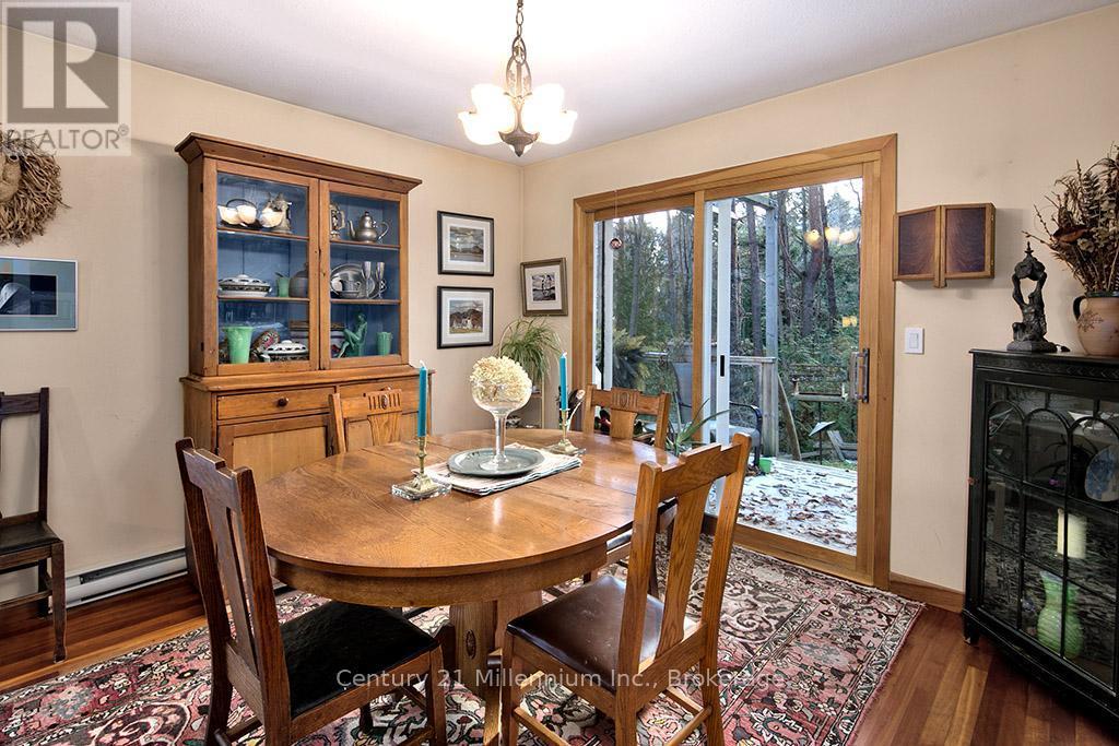 265797 25Th Side Road, Meaford, ON - Indoor Photo Showing Dining Room