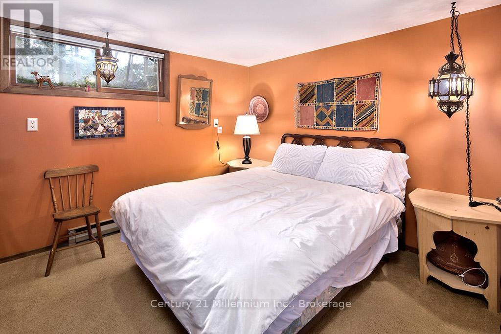 265797 25Th Side Road, Meaford, ON - Indoor Photo Showing Bedroom