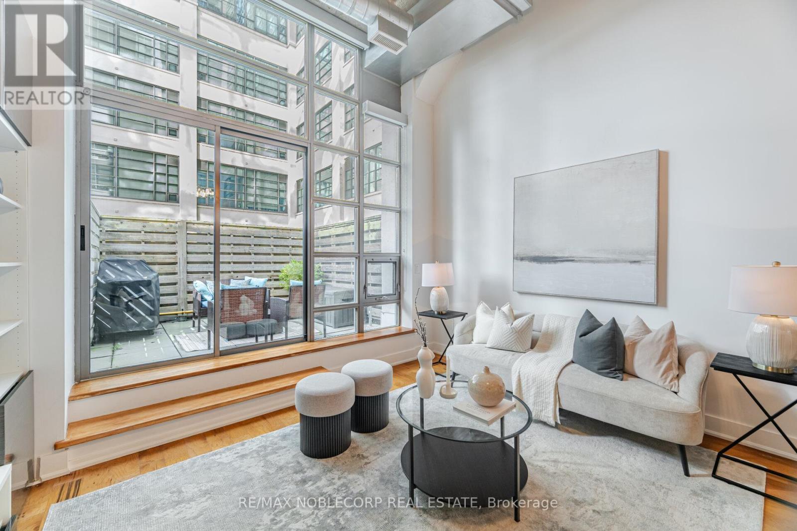 228 - 637 Lake Shore Boulevard W, Toronto, ON