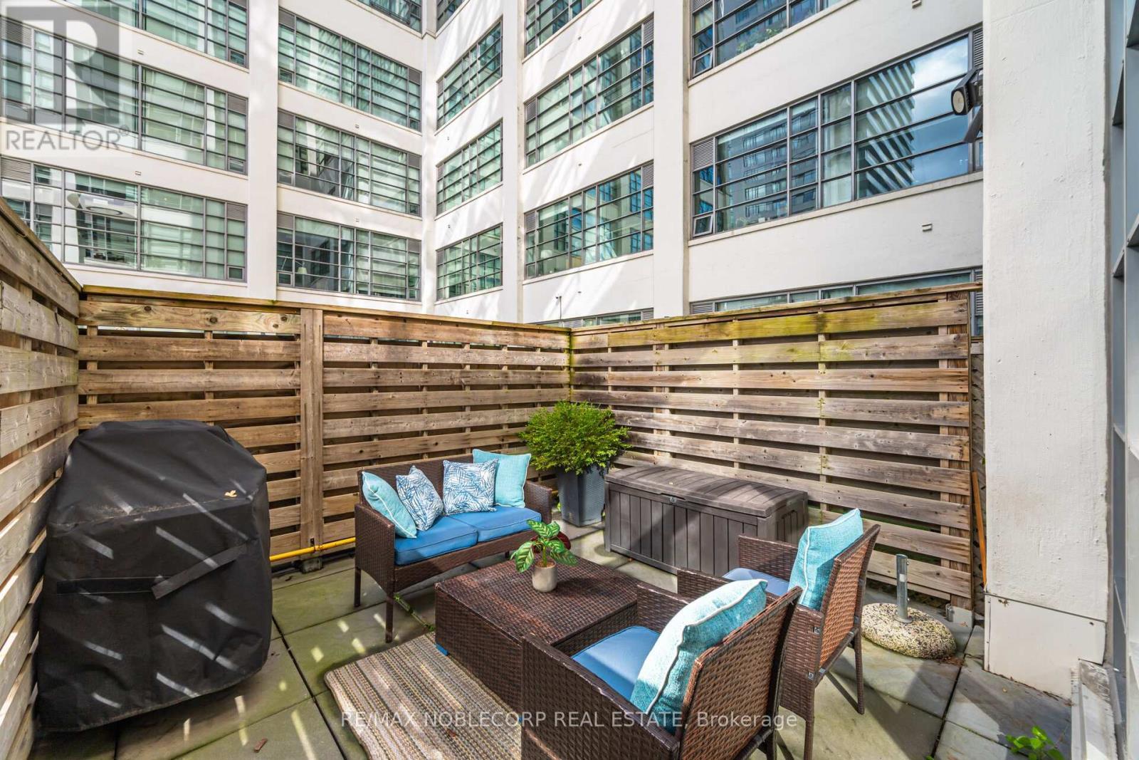 228 - 637 Lake Shore Boulevard W, Toronto, ON