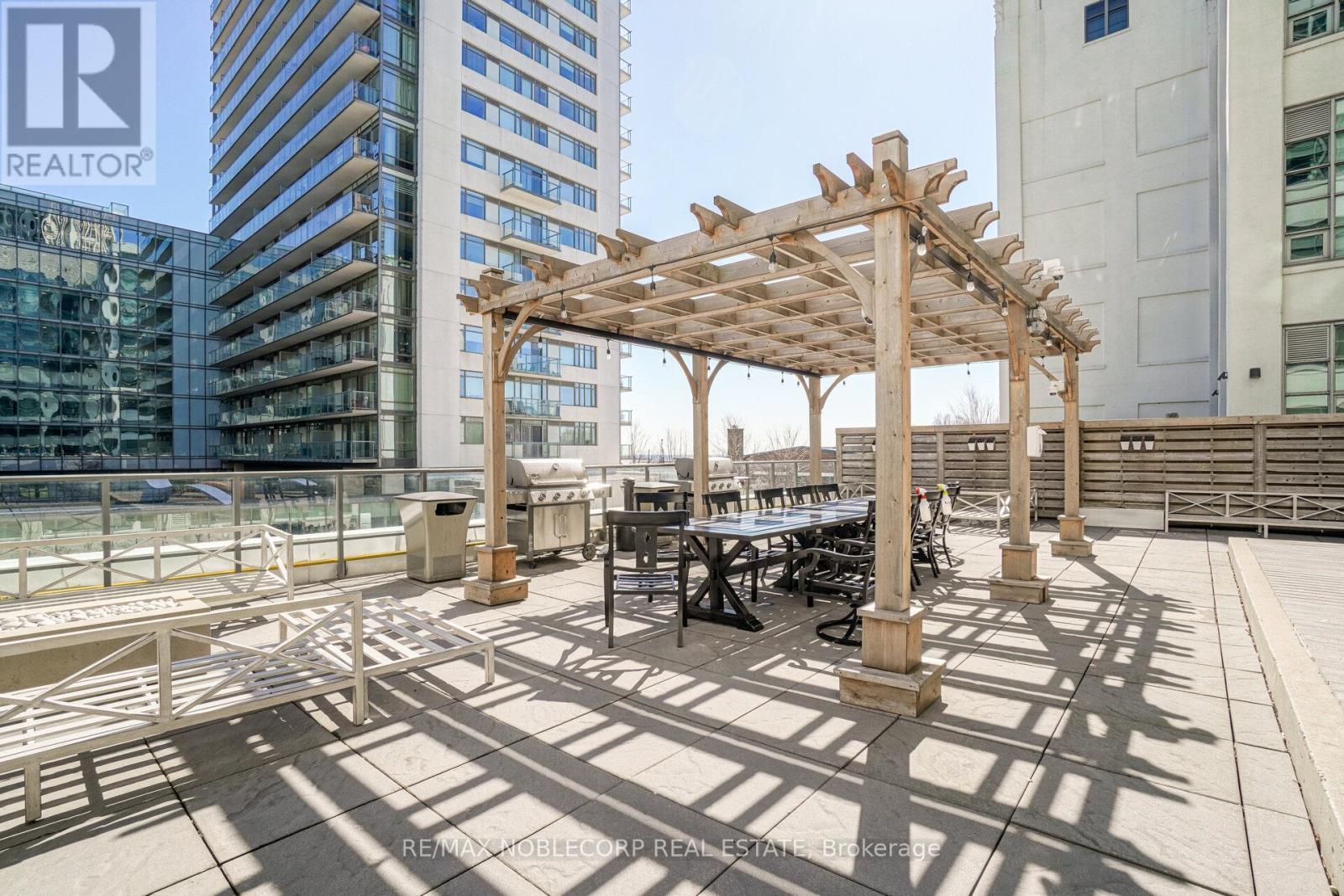 228 - 637 Lake Shore Boulevard W, Toronto, ON