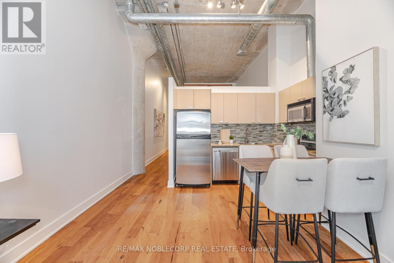 228 - 637 Lake Shore Boulevard W, Toronto, ON